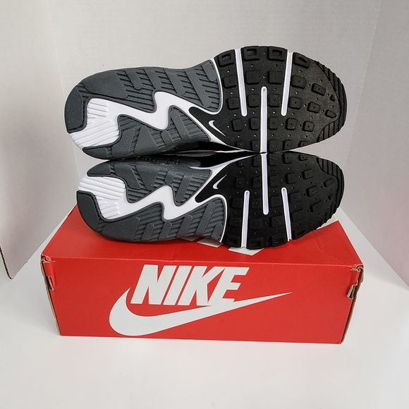 Nike Air Max Excee Women's 9.5 - Picture 6 of 6
